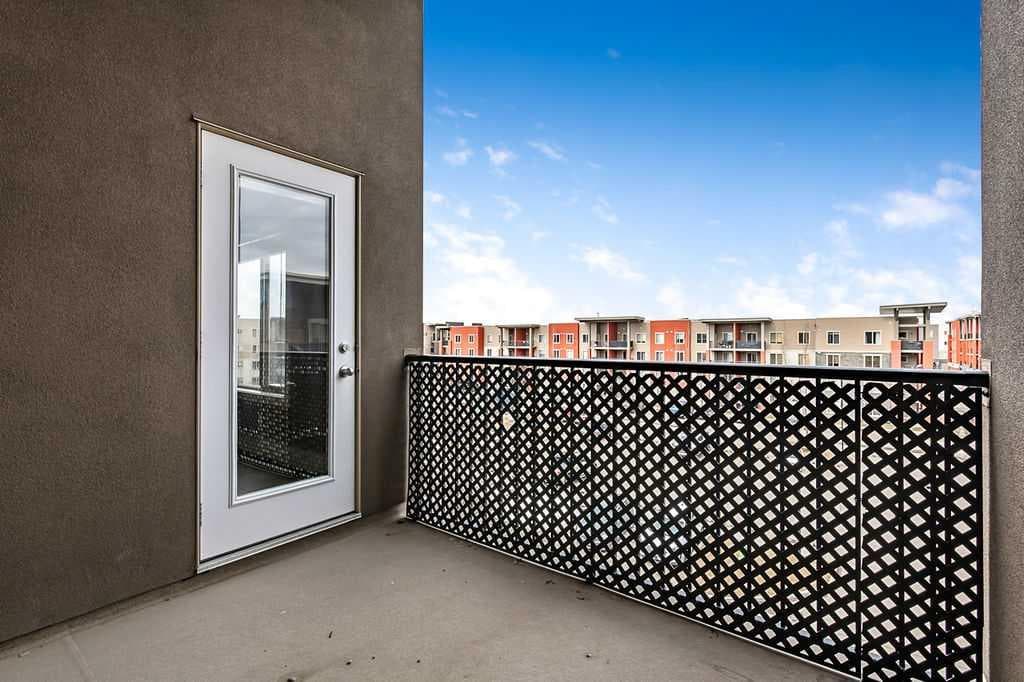 9410, 403 Mackenzie Way SW