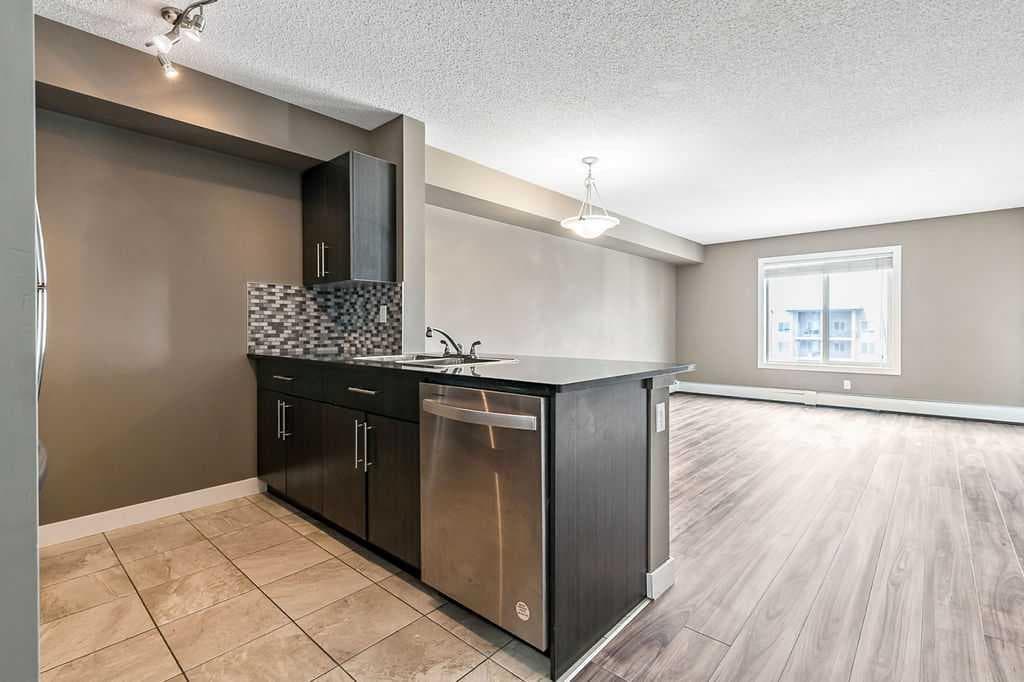 9410, 403 Mackenzie Way SW