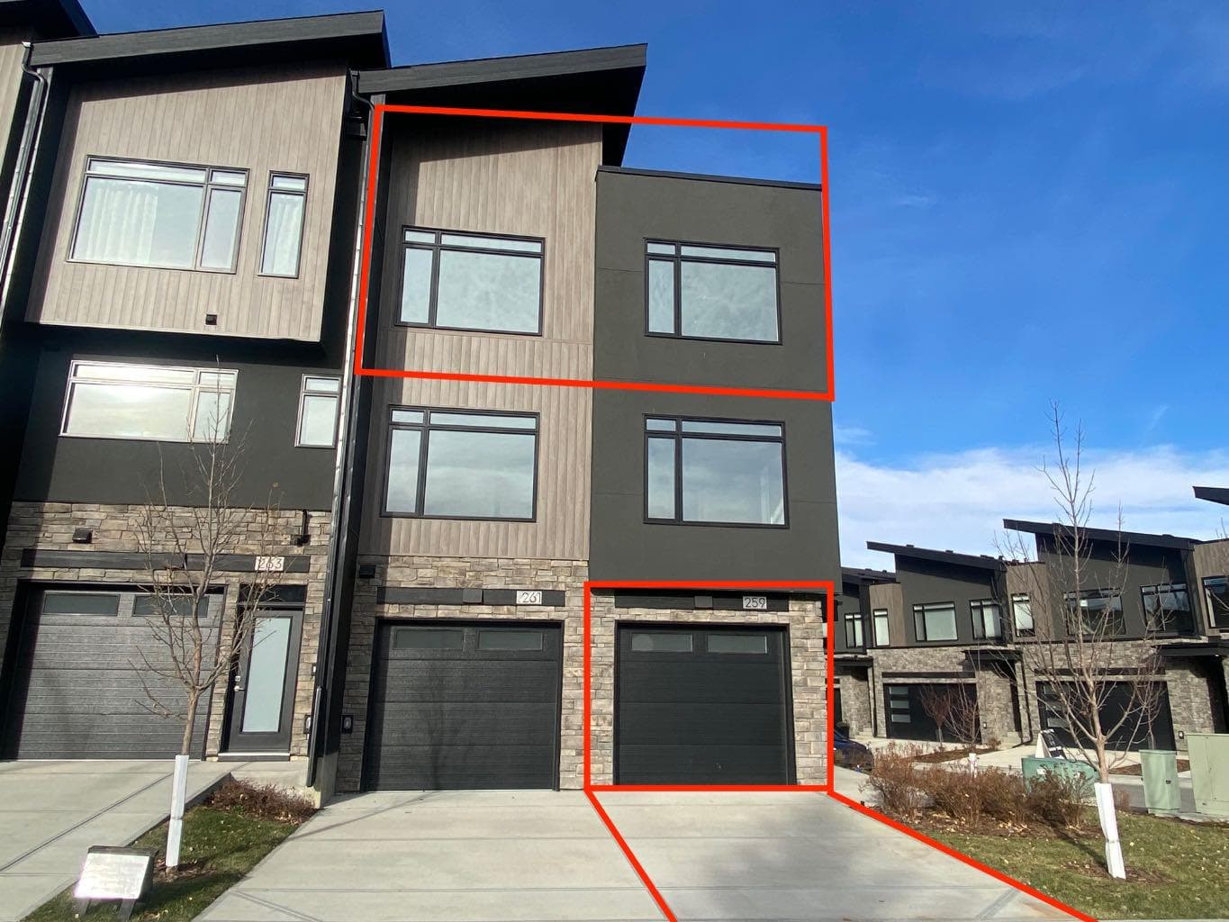 259 Royal Elm Road NW