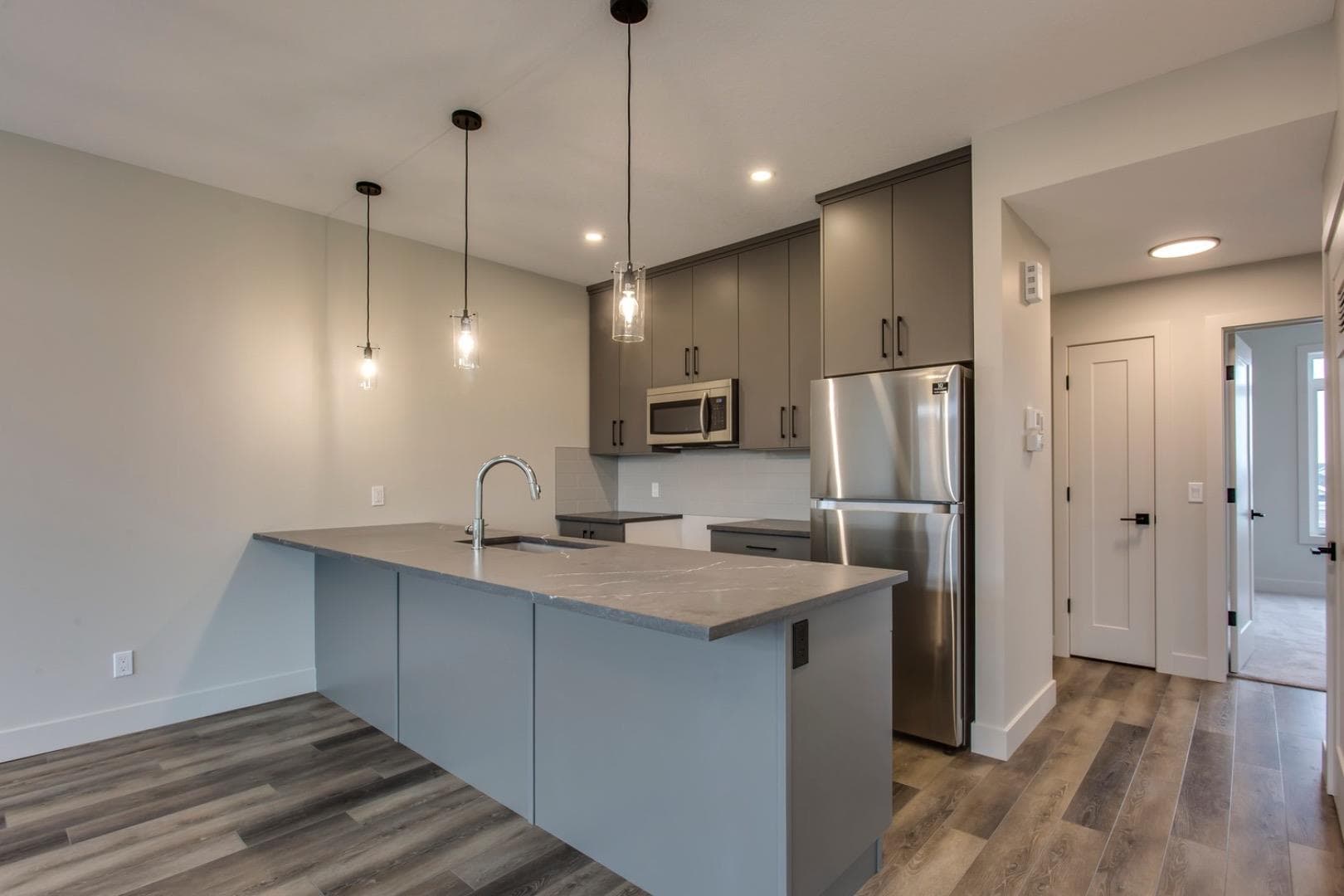 259 Royal Elm Road NW
