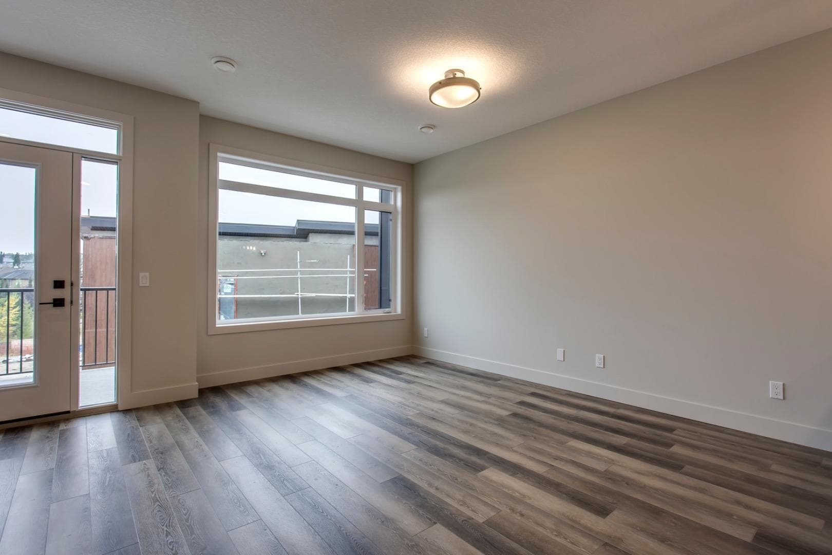 259 Royal Elm Road NW