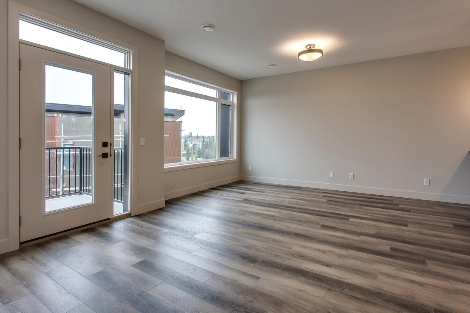 259 Royal Elm Road NW