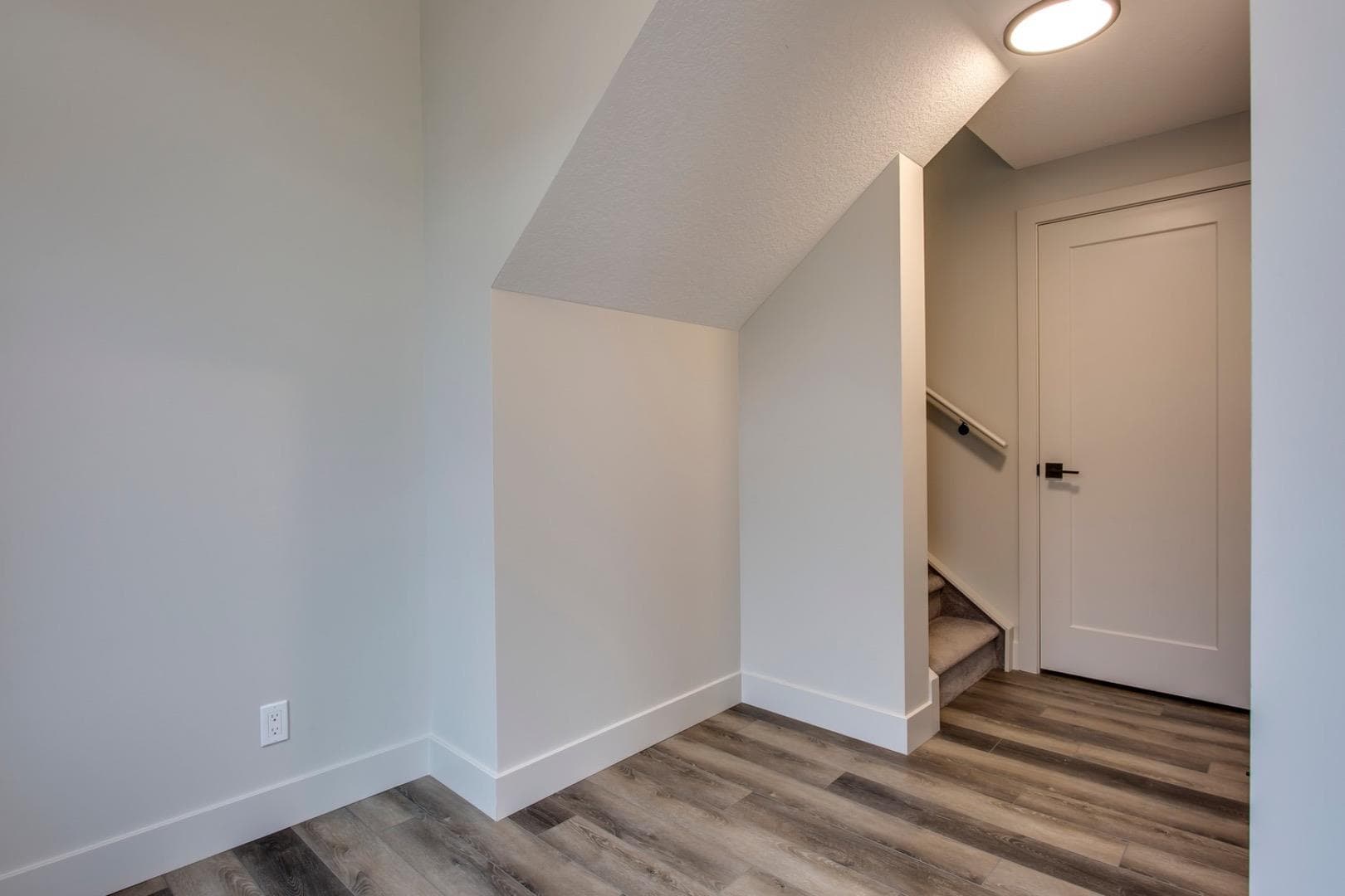 259 Royal Elm Road NW