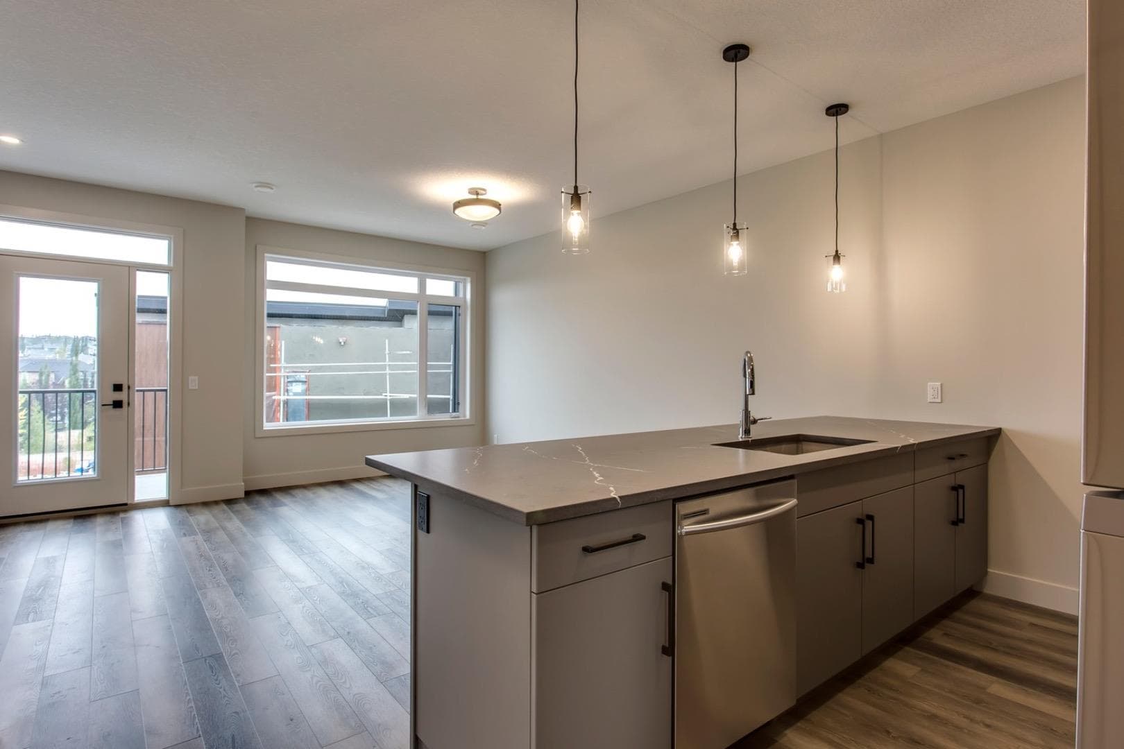 259 Royal Elm Road NW
