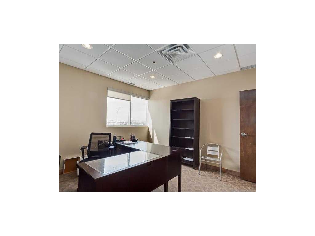 220, 52 Gateway Drive NE