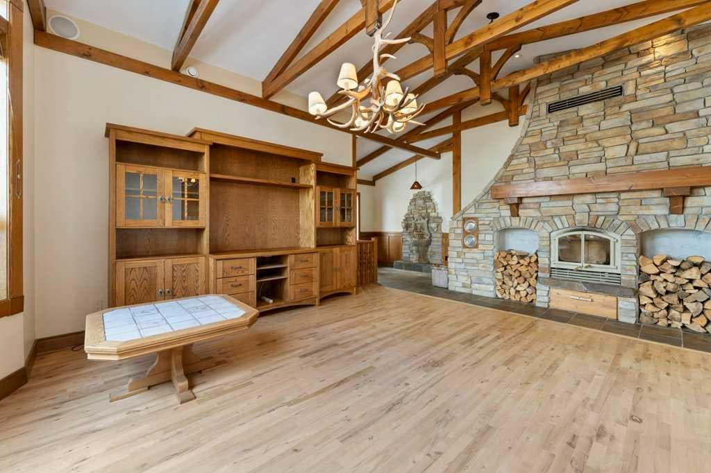 764 East Chestermere Drive 