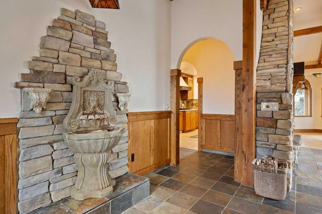 764 East Chestermere Drive 