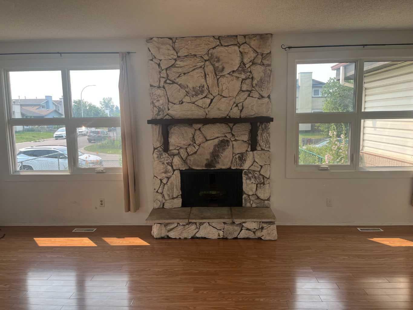 22 Whitman Close NE
