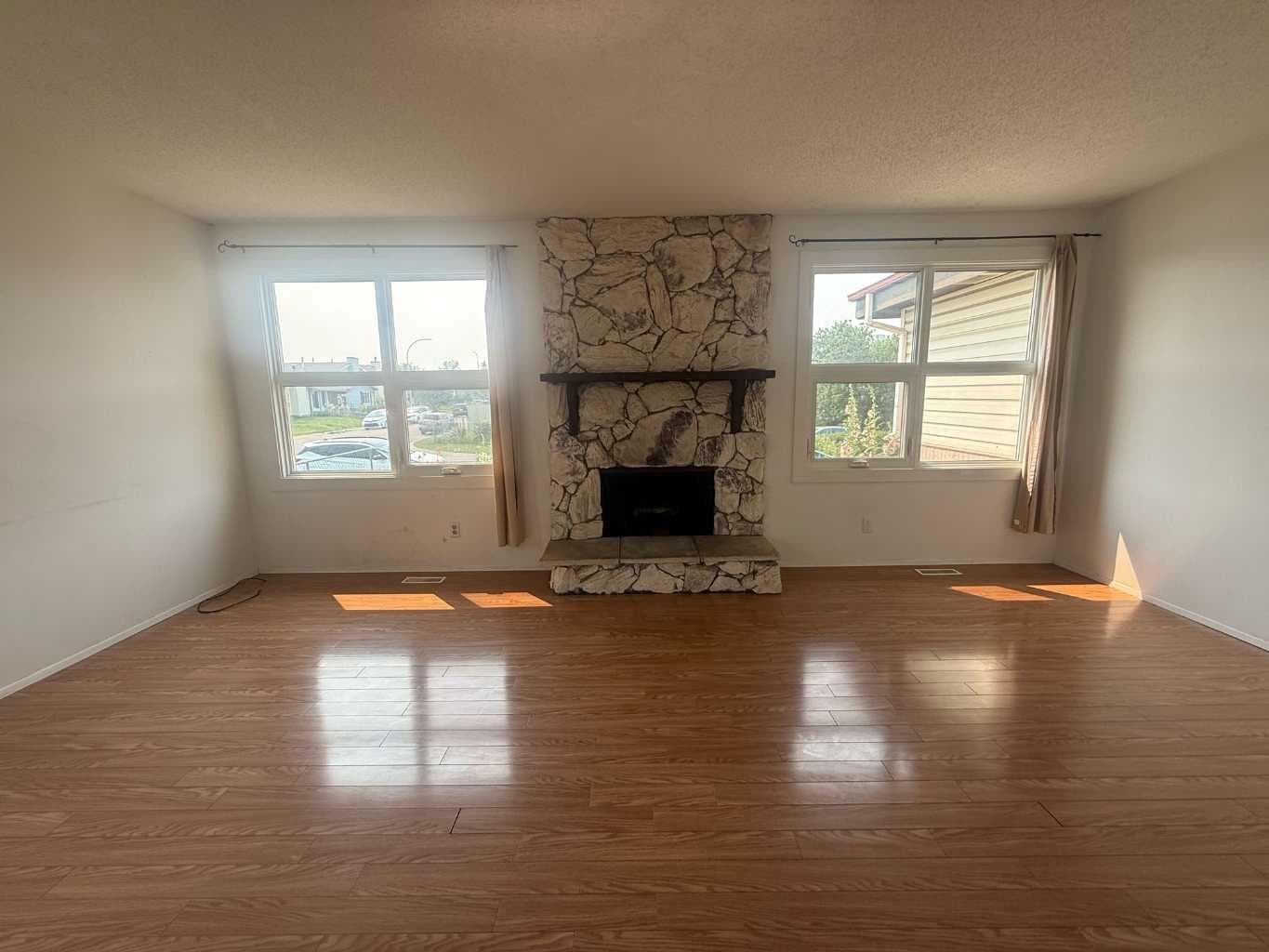 22 Whitman Close NE