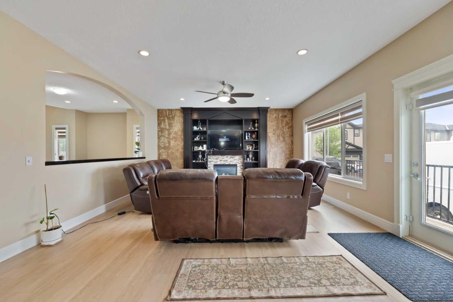 150 Saddlelake Grove NE