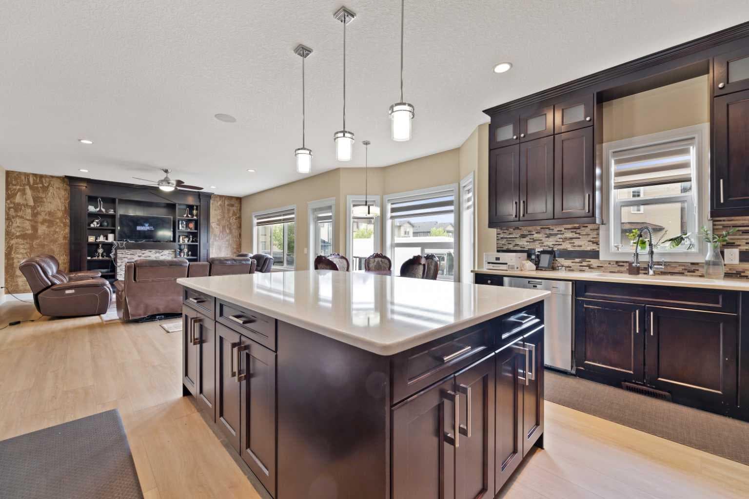 150 Saddlelake Grove NE