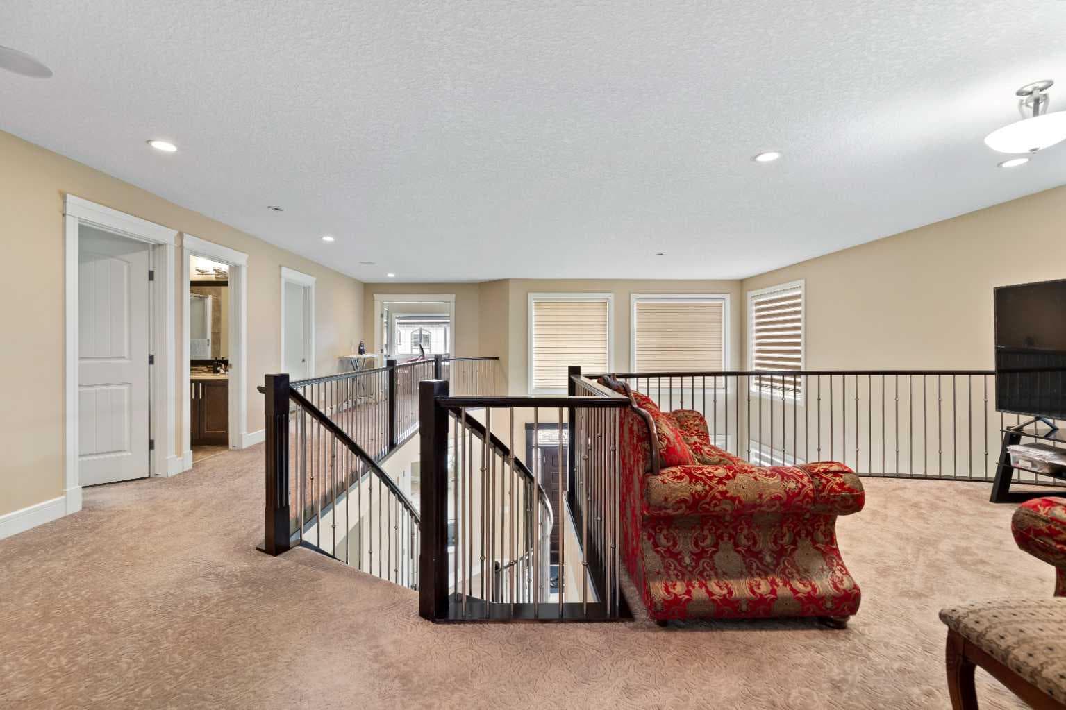 150 Saddlelake Grove NE