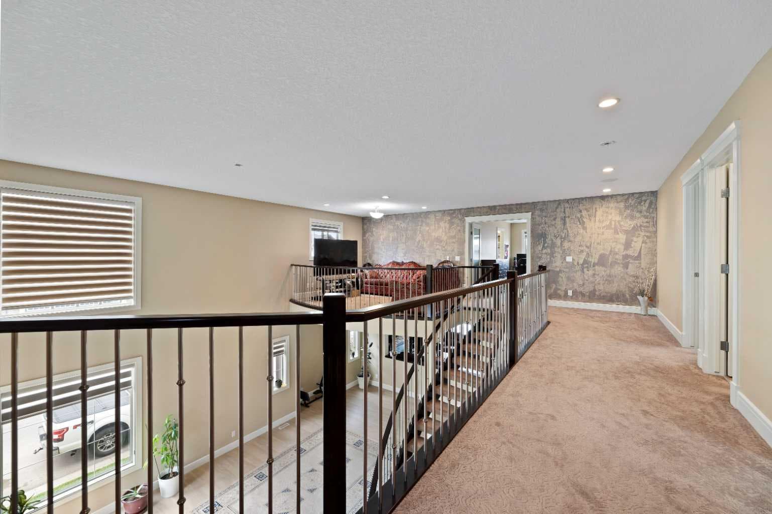150 Saddlelake Grove NE