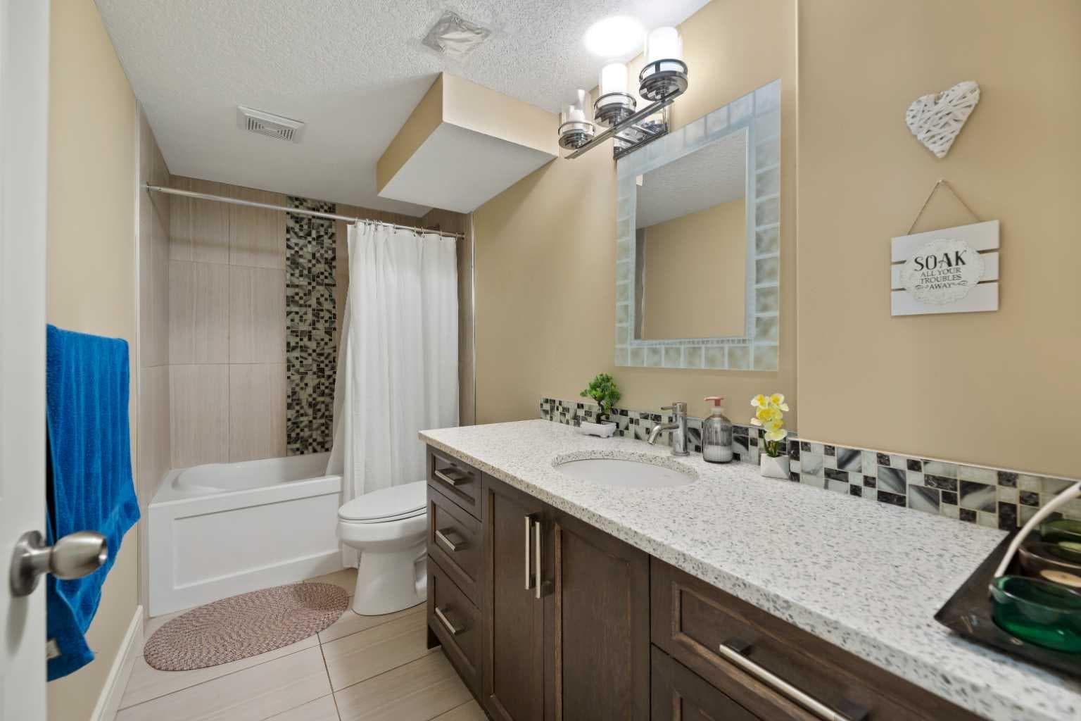 150 Saddlelake Grove NE