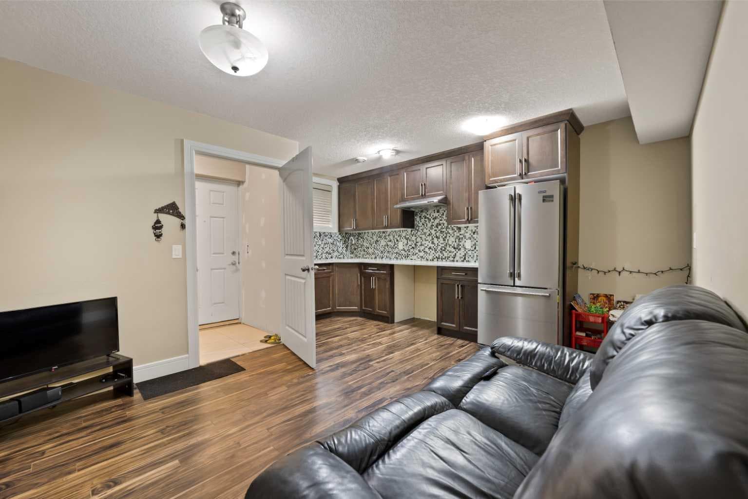 150 Saddlelake Grove NE