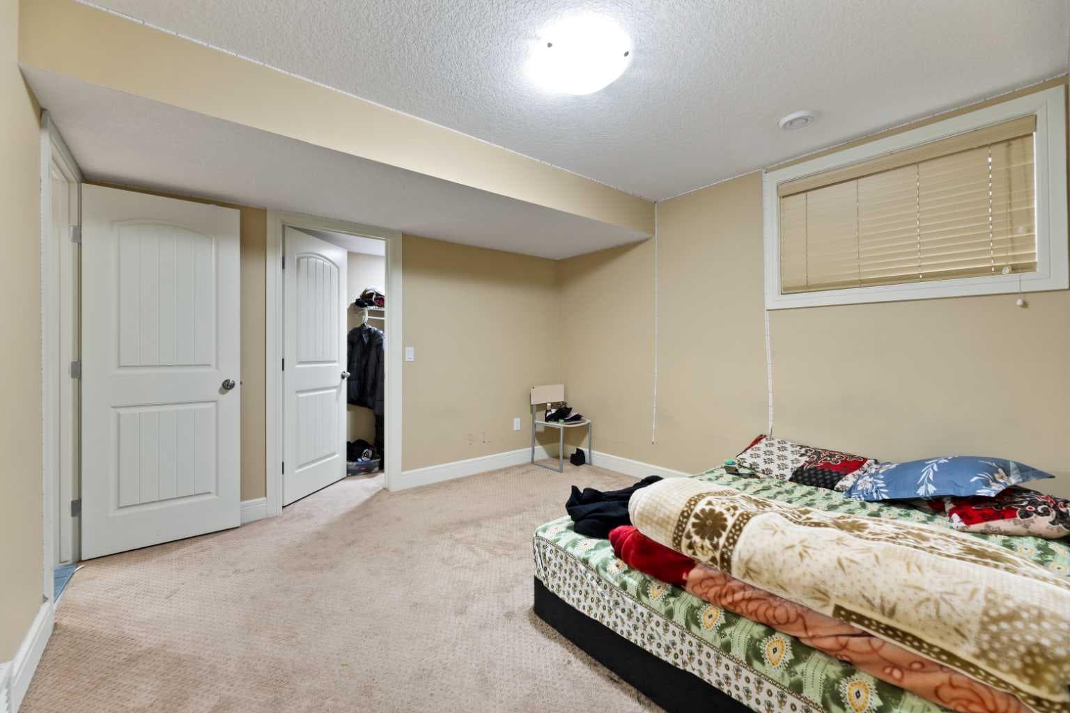 150 Saddlelake Grove NE