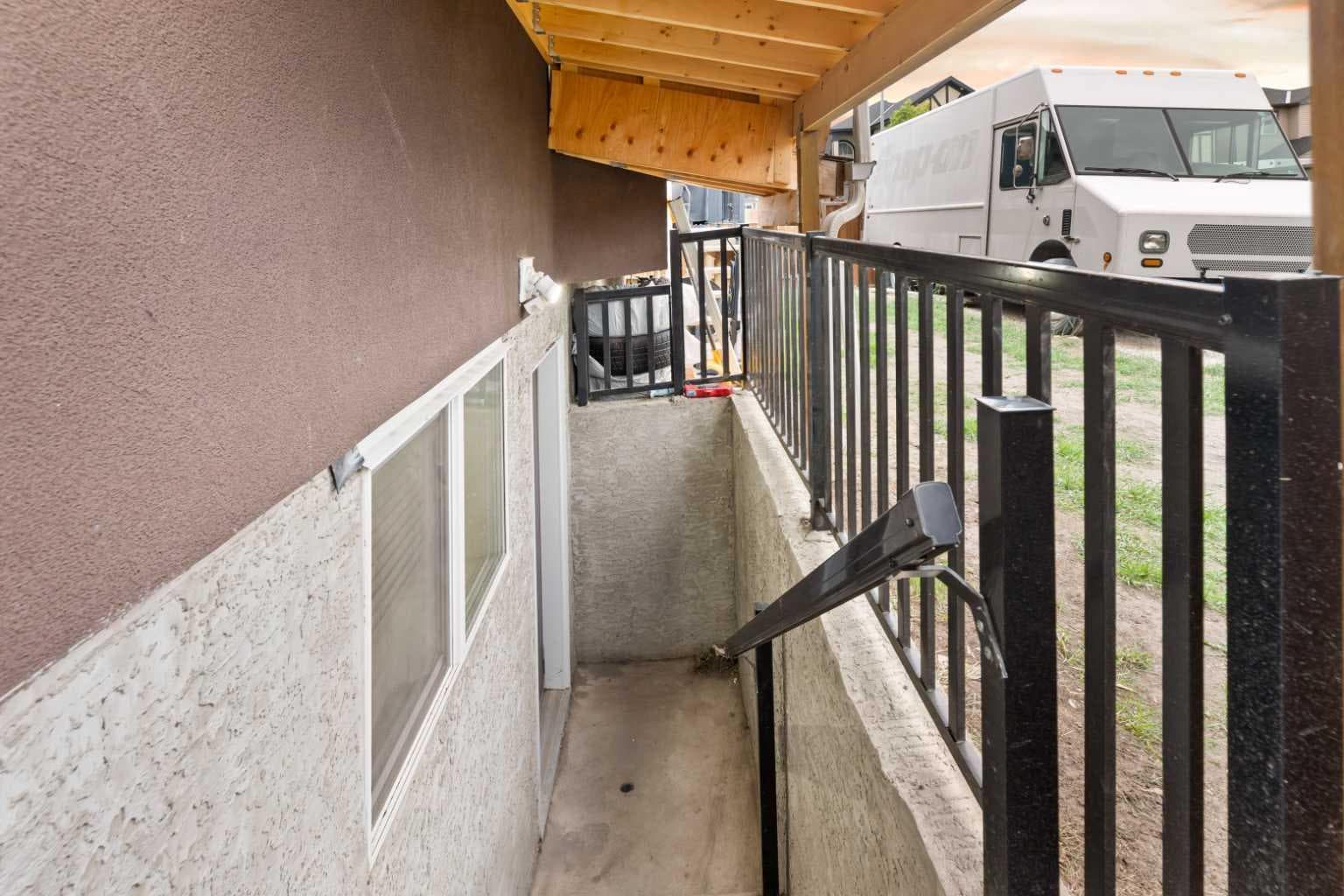 150 Saddlelake Grove NE