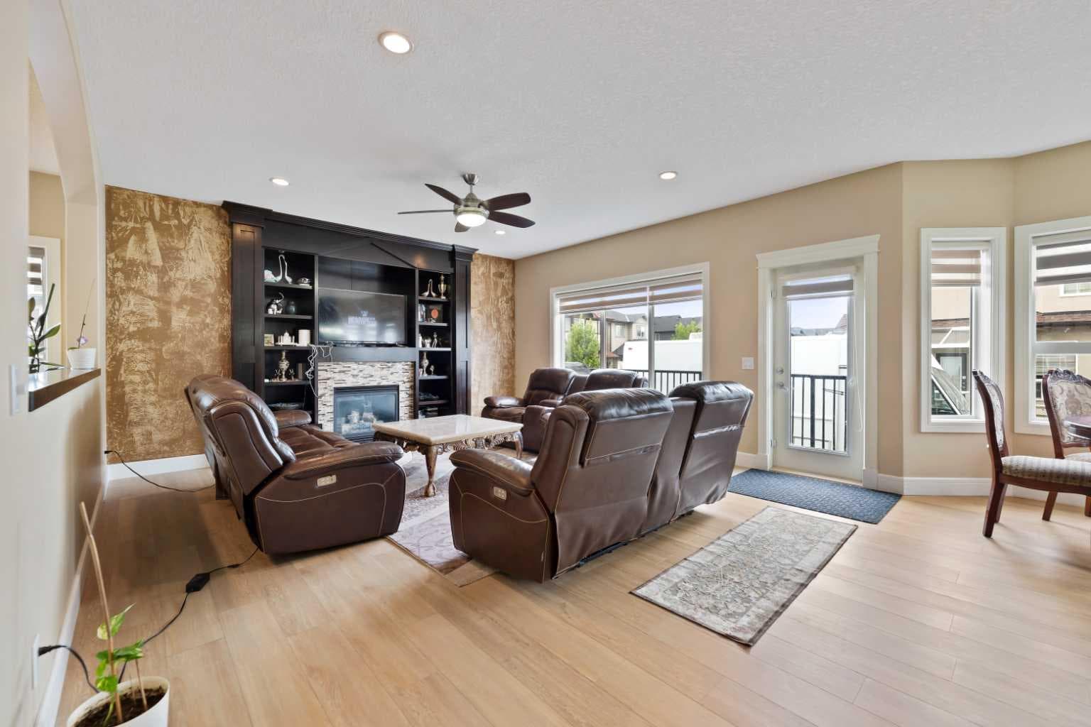 150 Saddlelake Grove NE