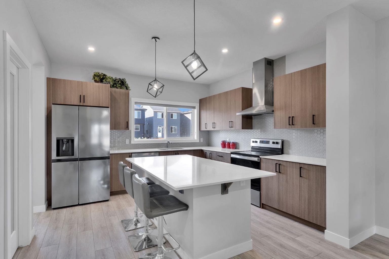 67 Corner Glen Gardens NE