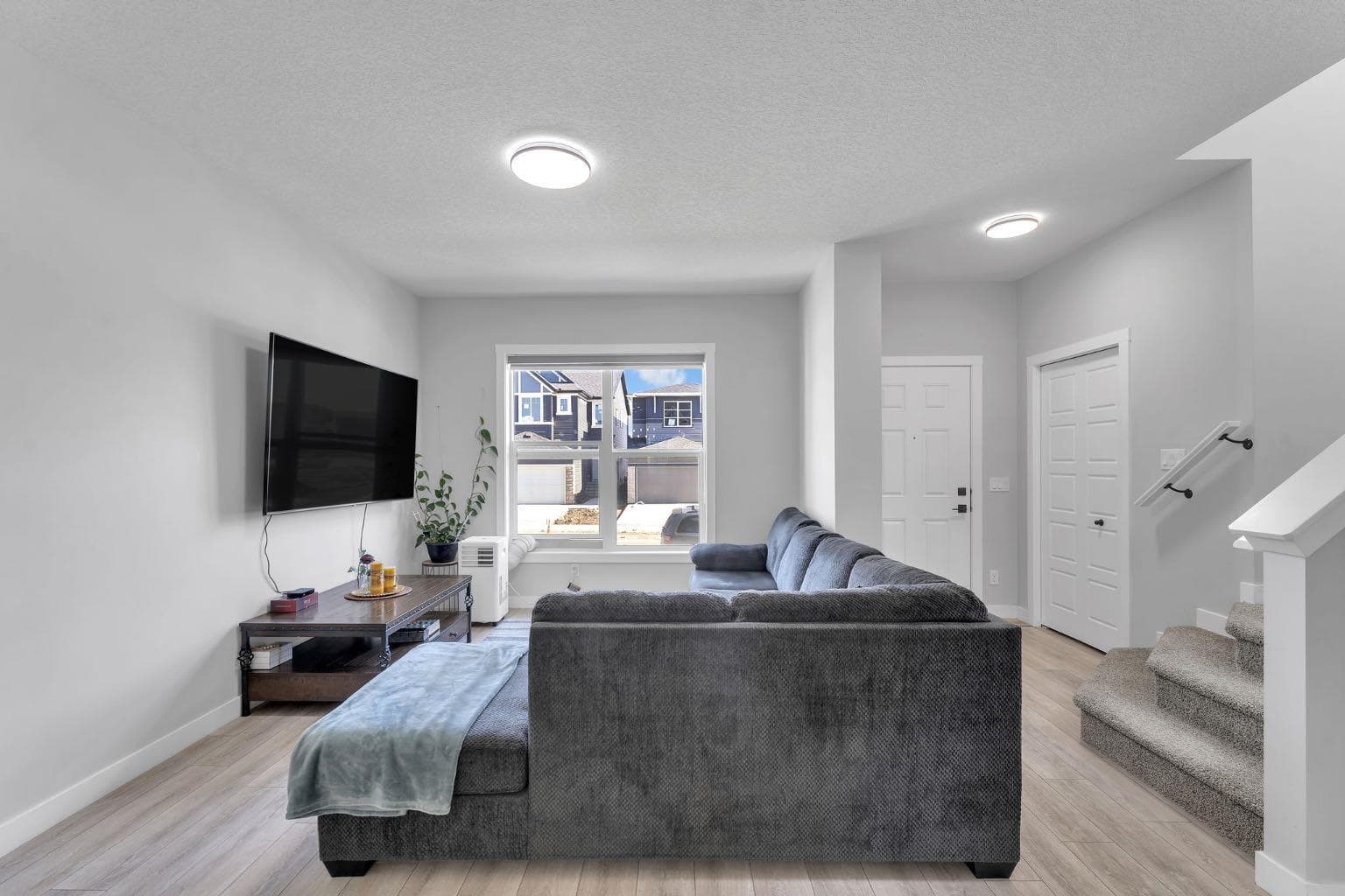 67 Corner Glen Gardens NE