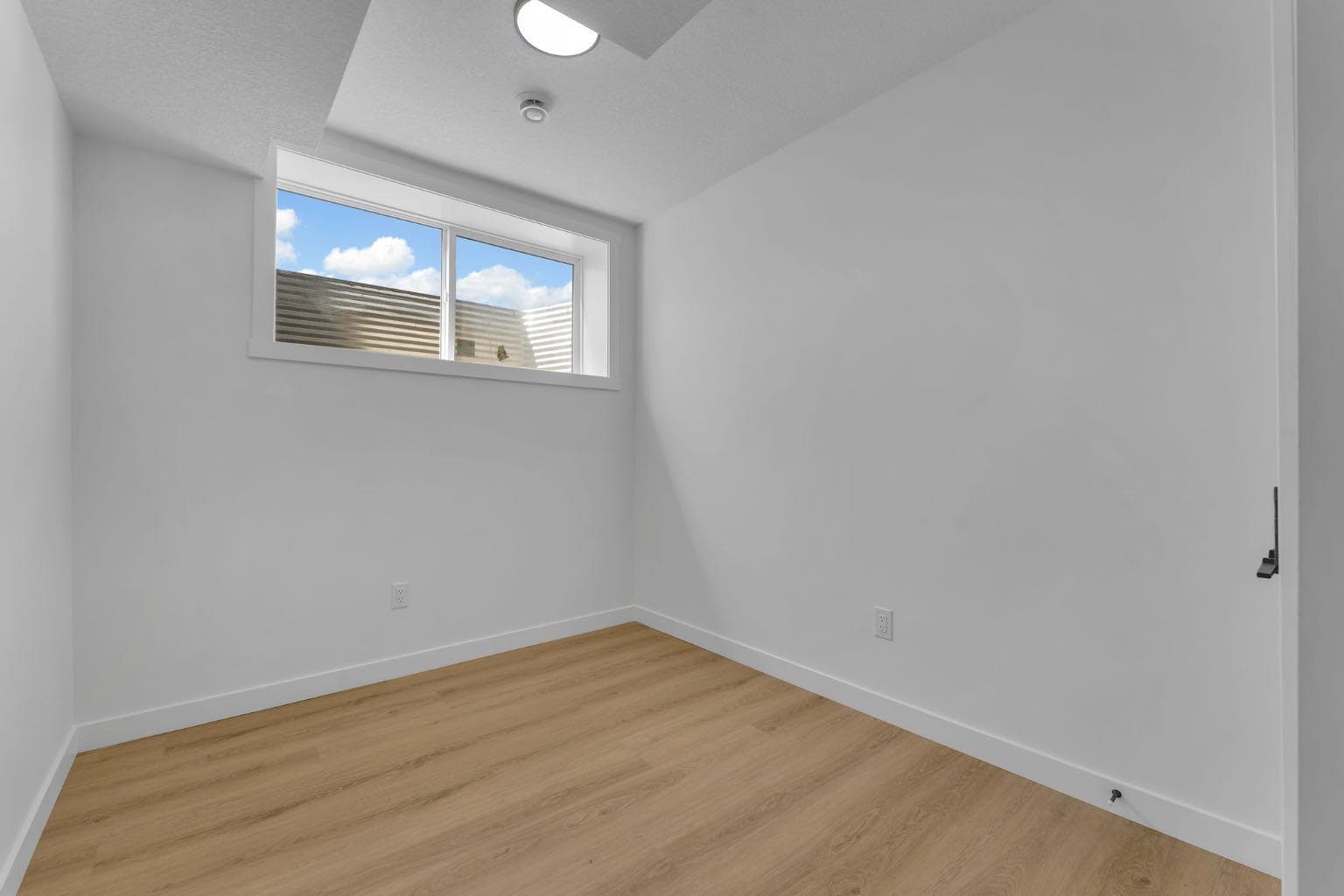 67 Corner Glen Gardens NE