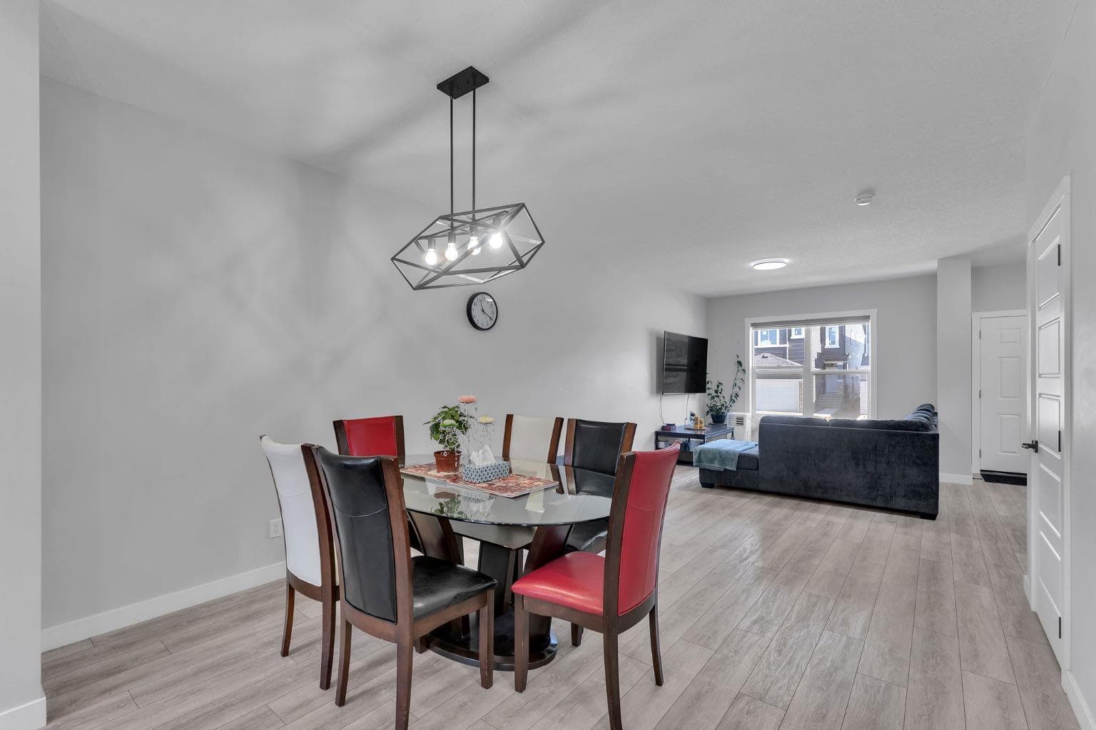 67 Corner Glen Gardens NE
