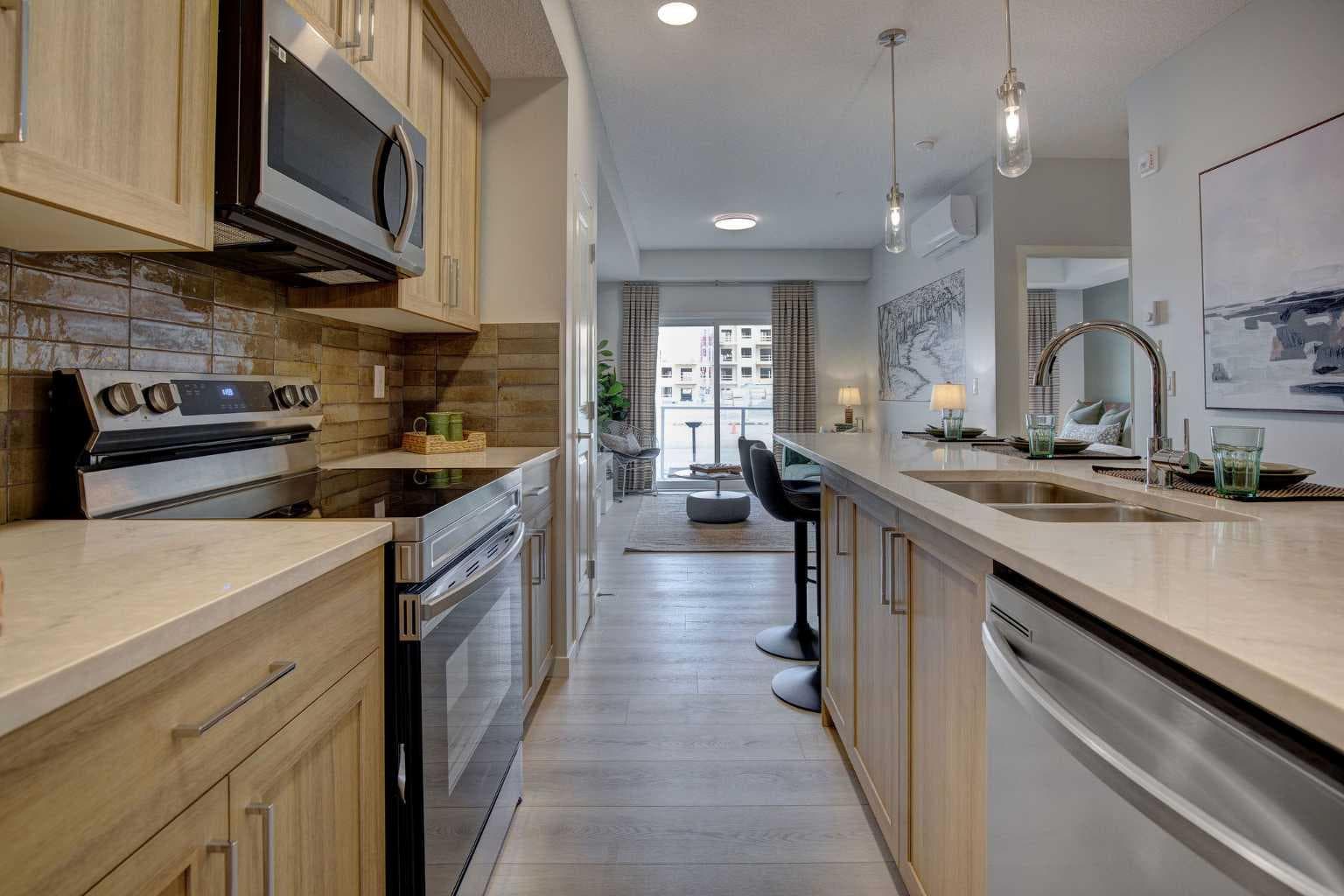 7111, 9400 Blackfoot Trail SE