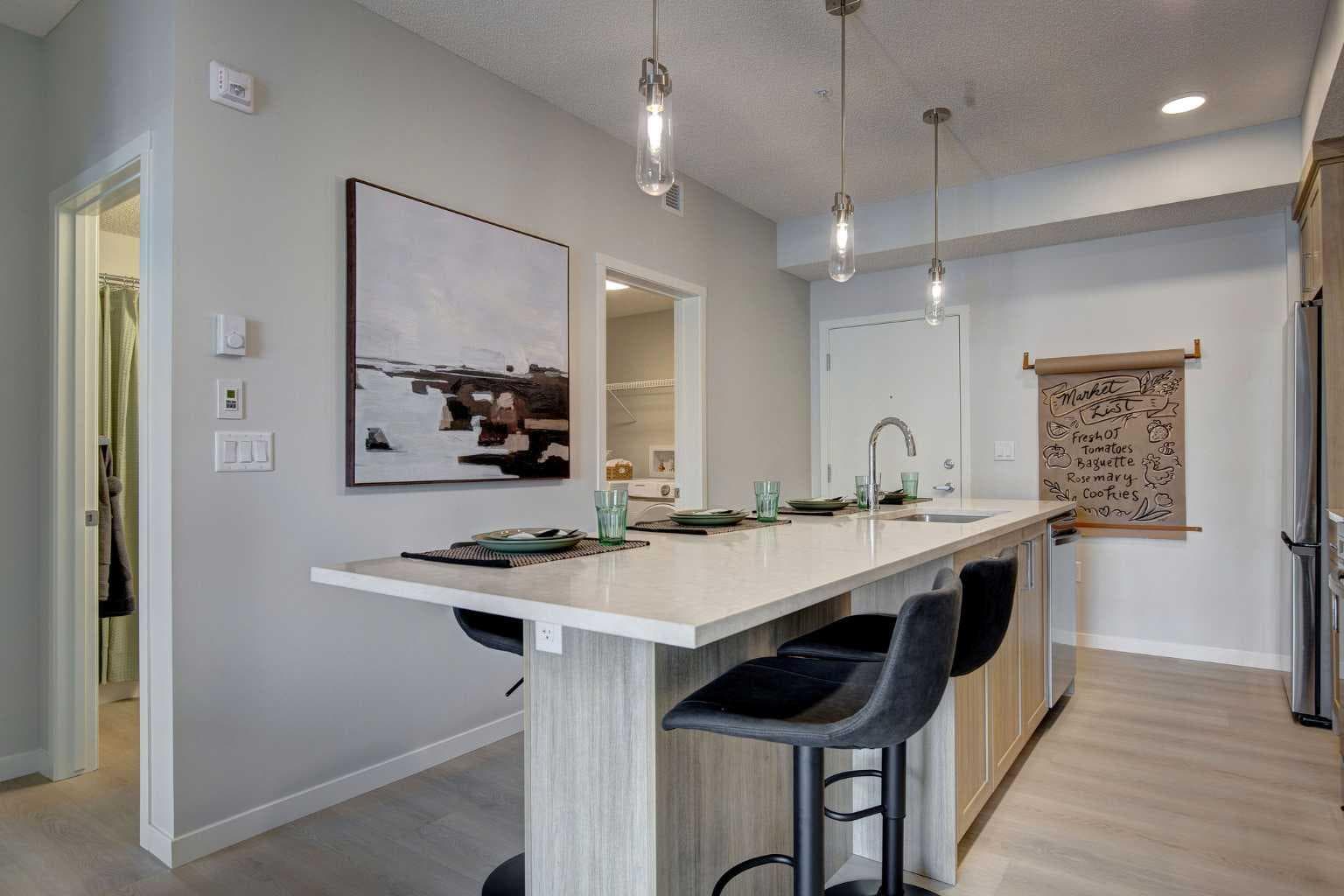 7111, 9400 Blackfoot Trail SE