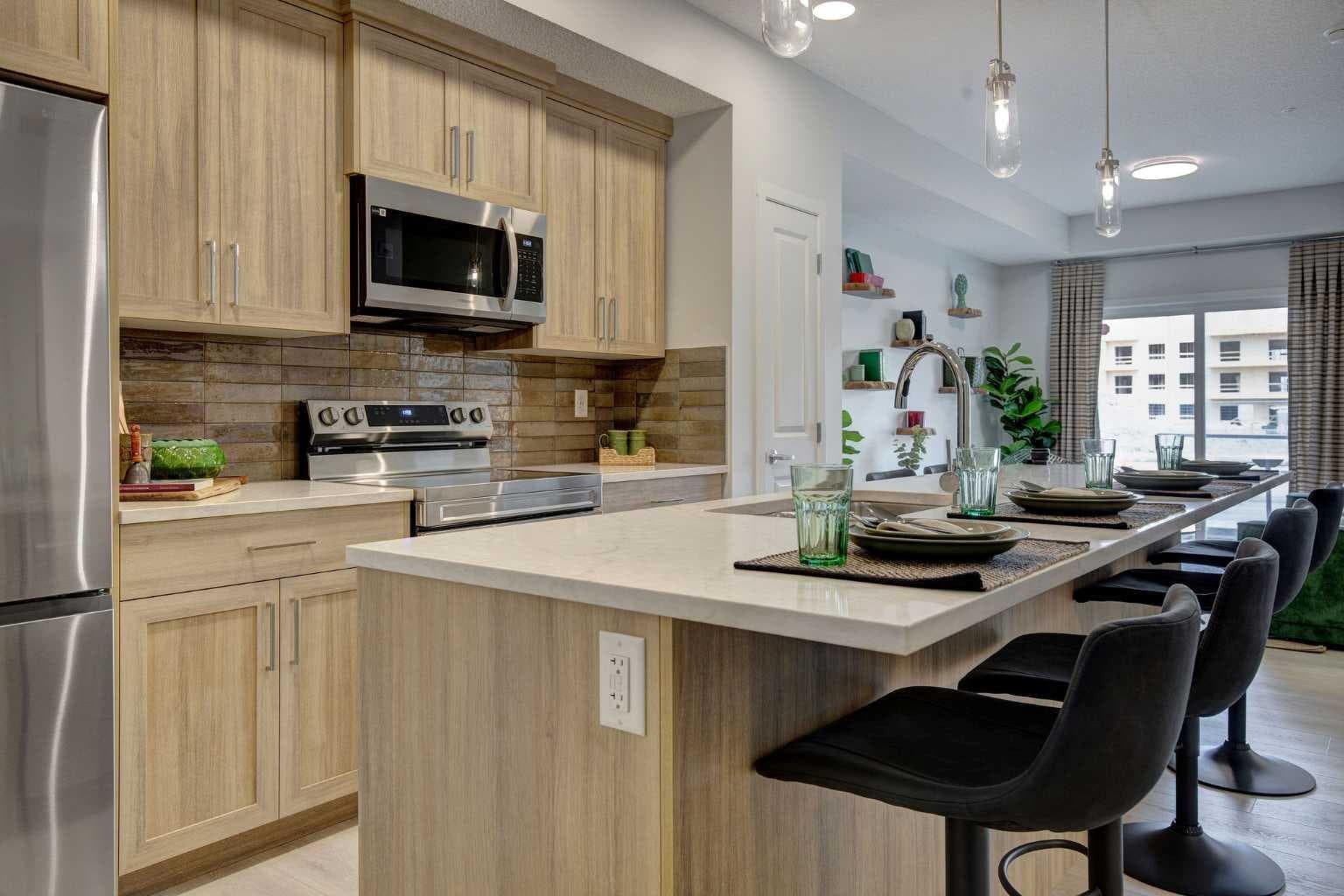 7111, 9400 Blackfoot Trail SE