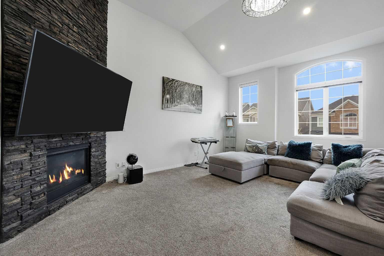 17 Yorkstone Way SW