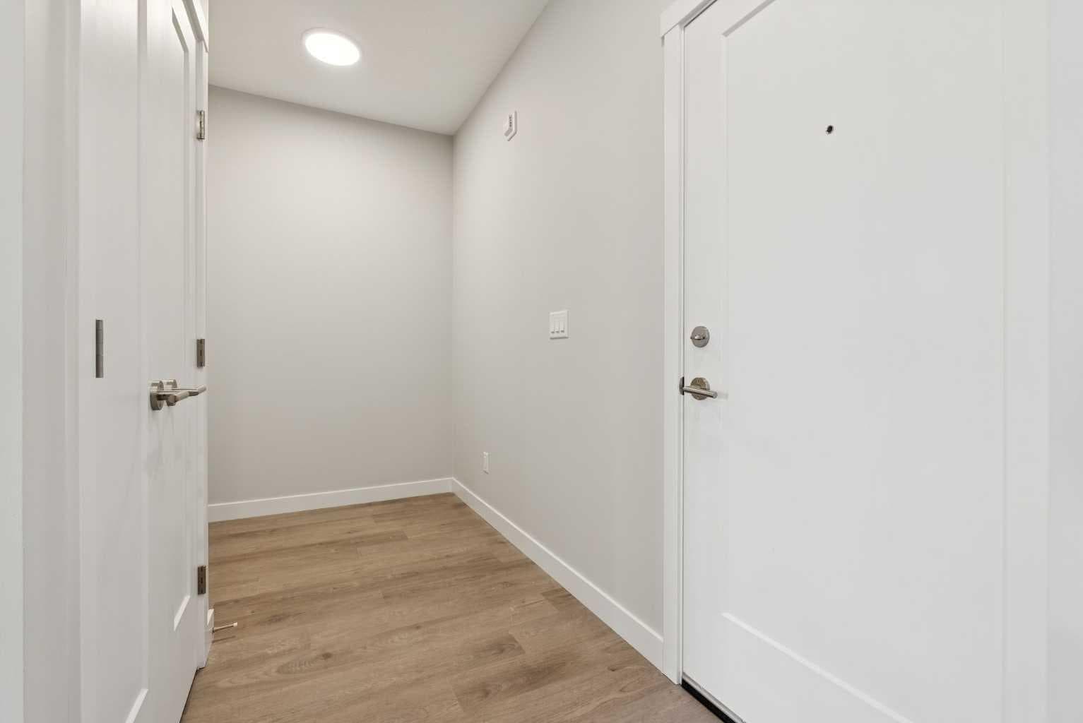 103, 655 Shawnee Square SW