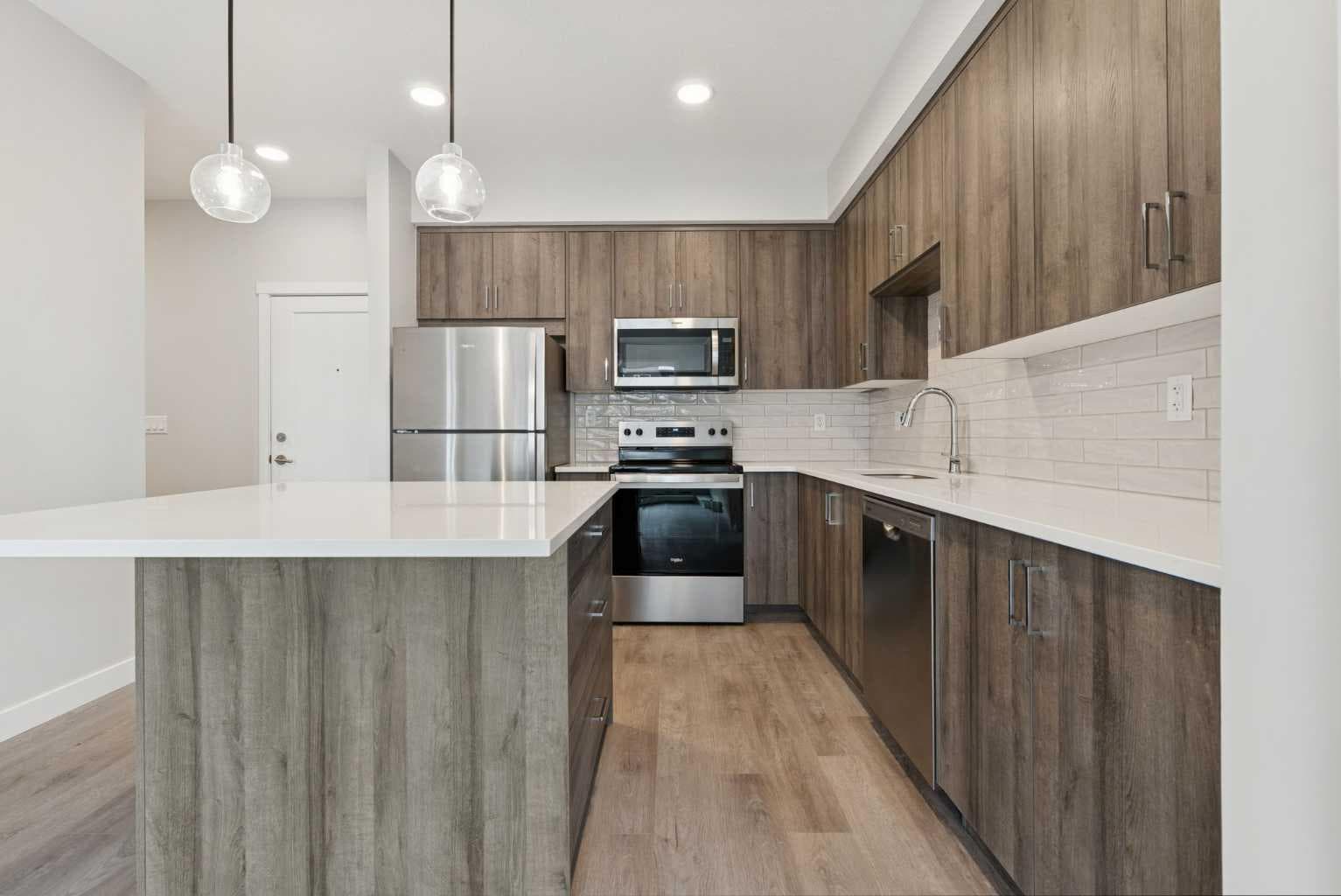 103, 655 Shawnee Square SW