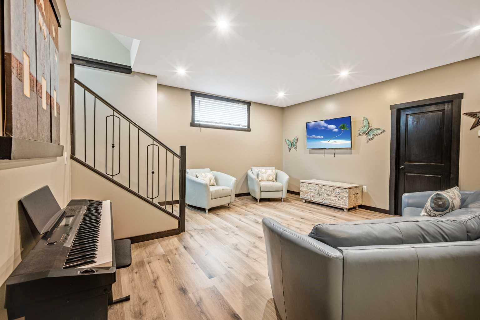 216 Cottageclub Crescent 