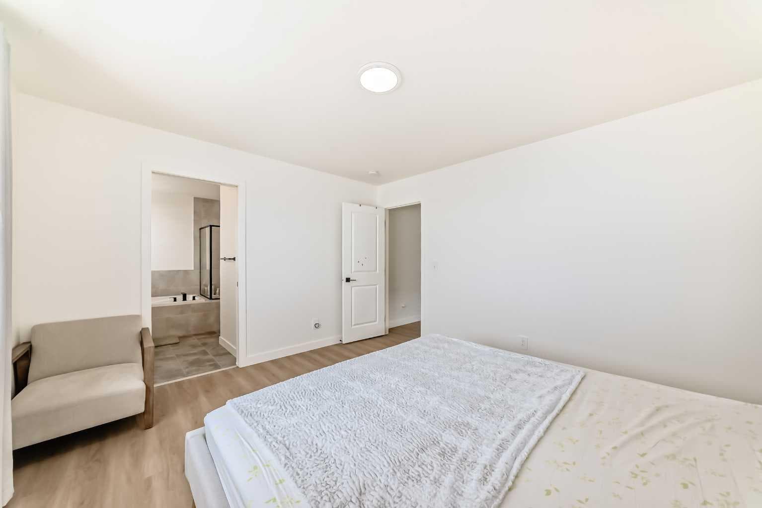 137 Verity Manor SW