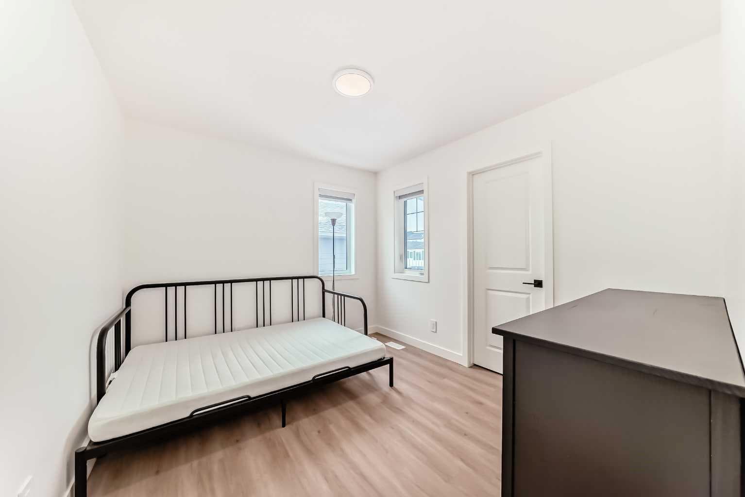 137 Verity Manor SW
