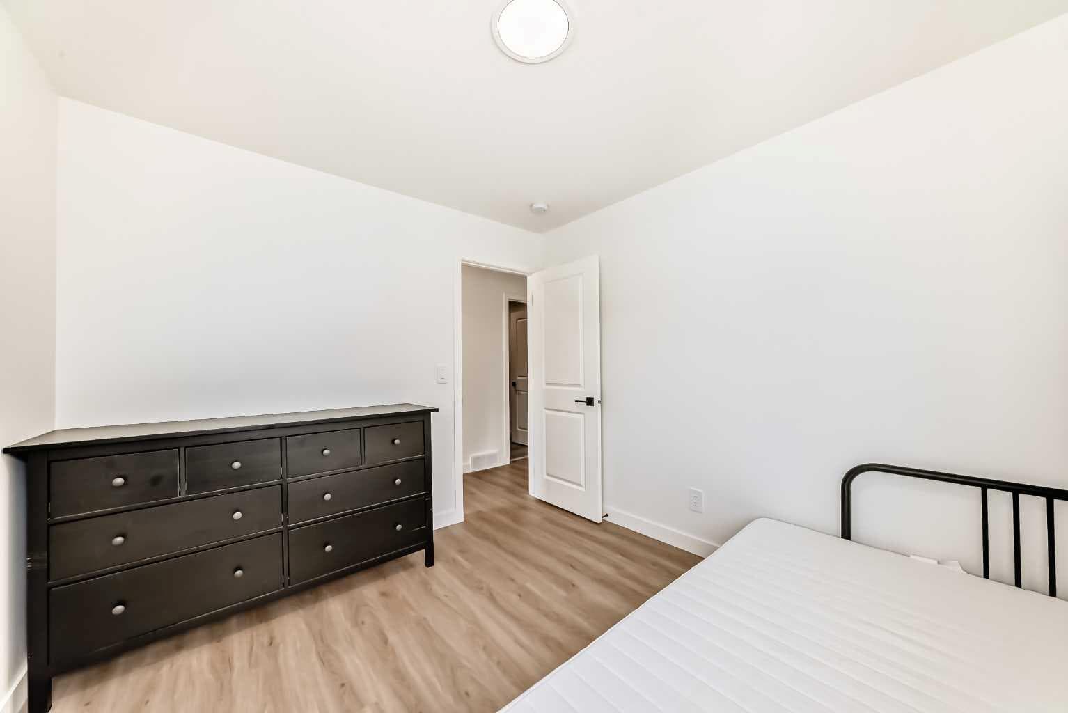 137 Verity Manor SW