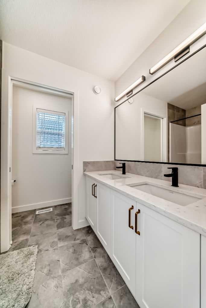 137 Verity Manor SW