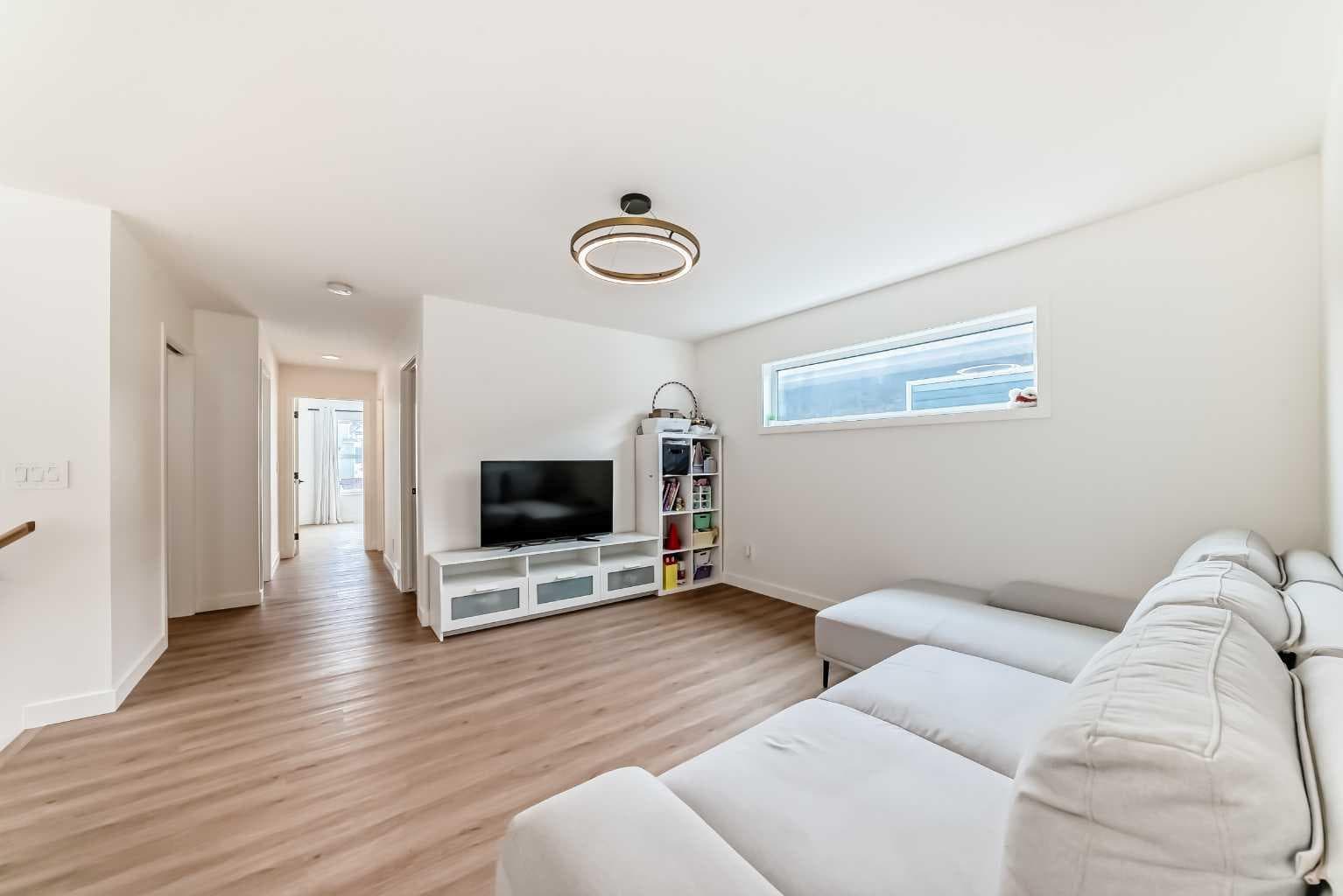 137 Verity Manor SW