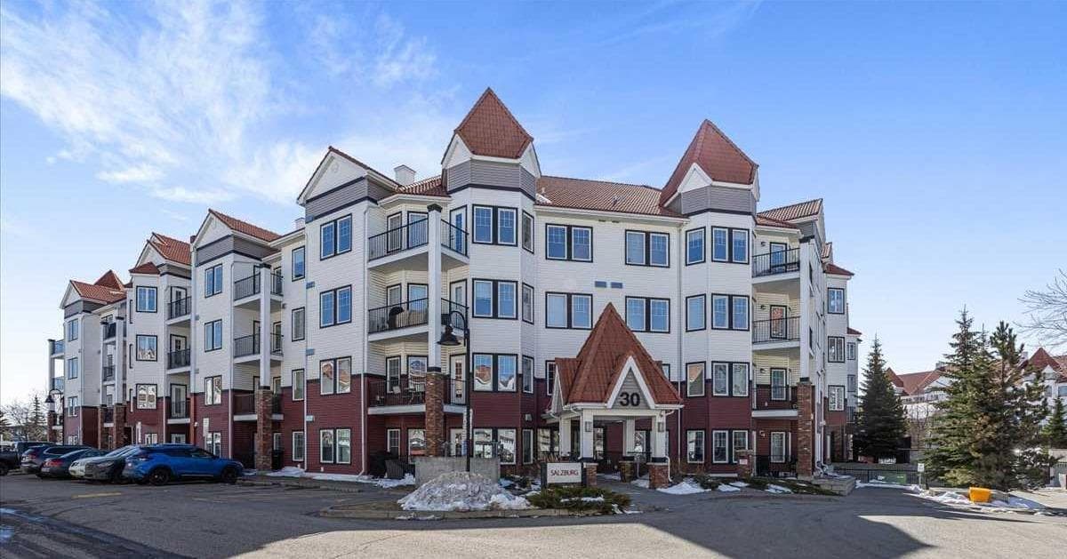 326, 30 Royal Oak Plaza NW