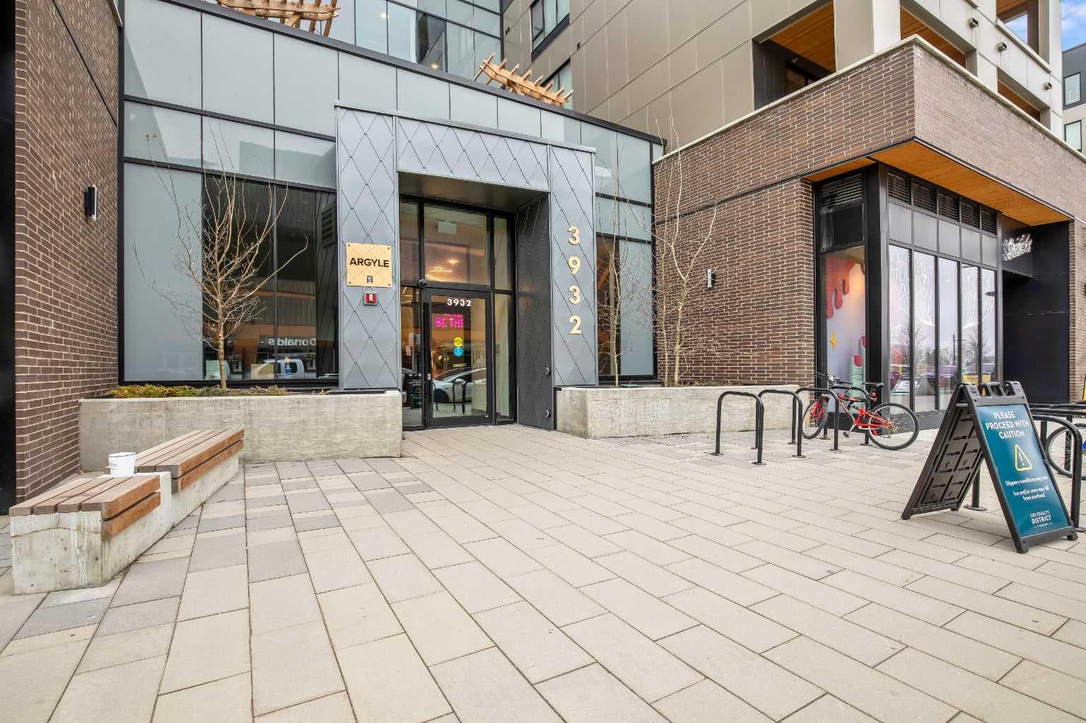 507, 3932 University Avenue NW