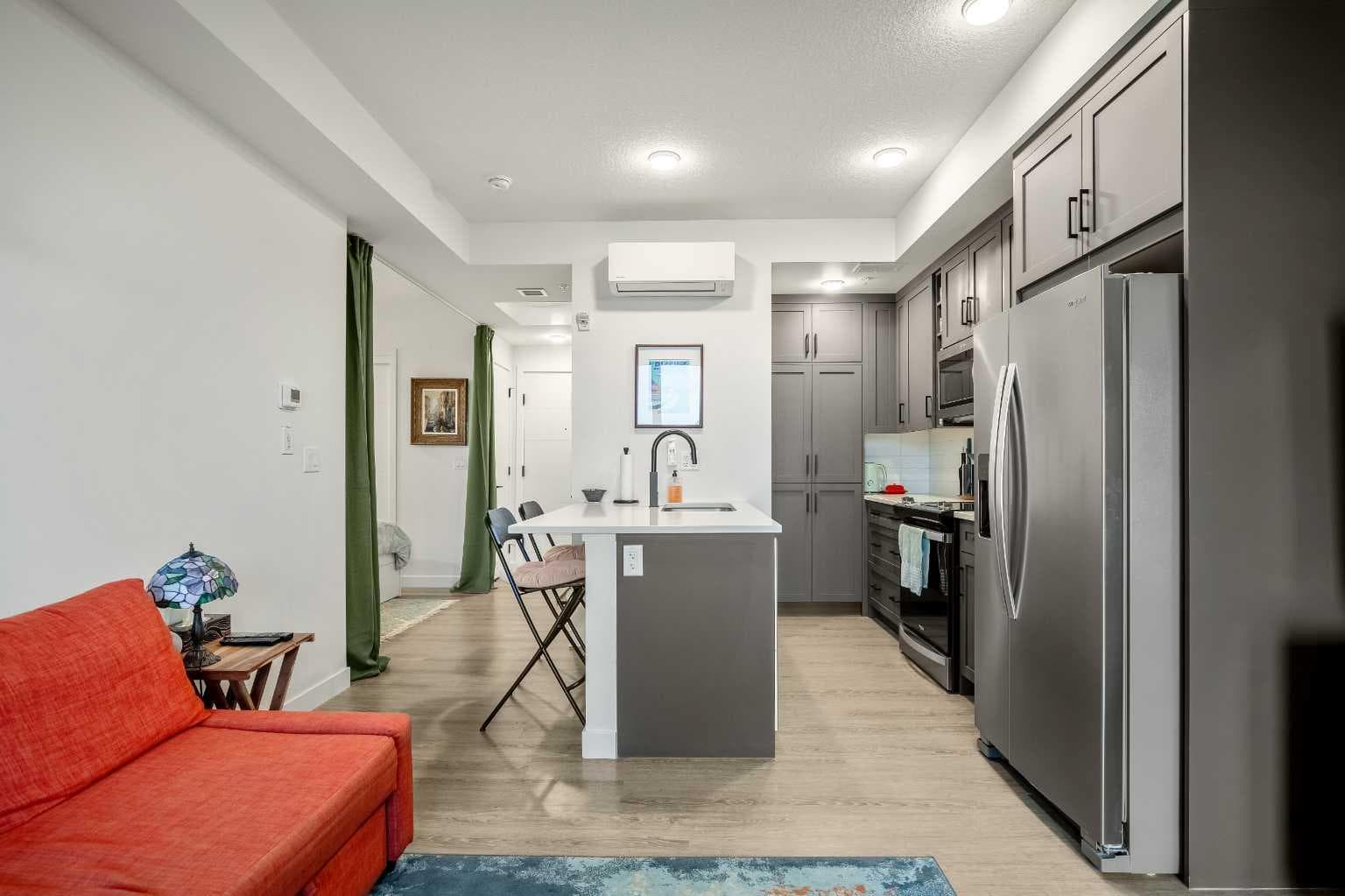 507, 3932 University Avenue NW