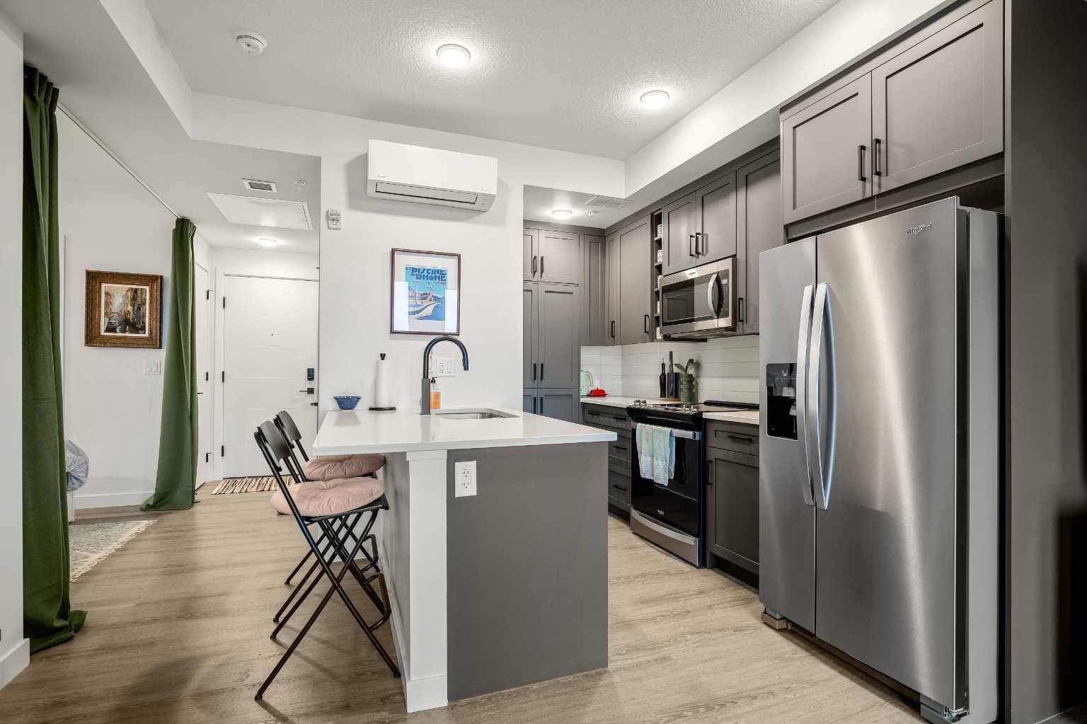 507, 3932 University Avenue NW