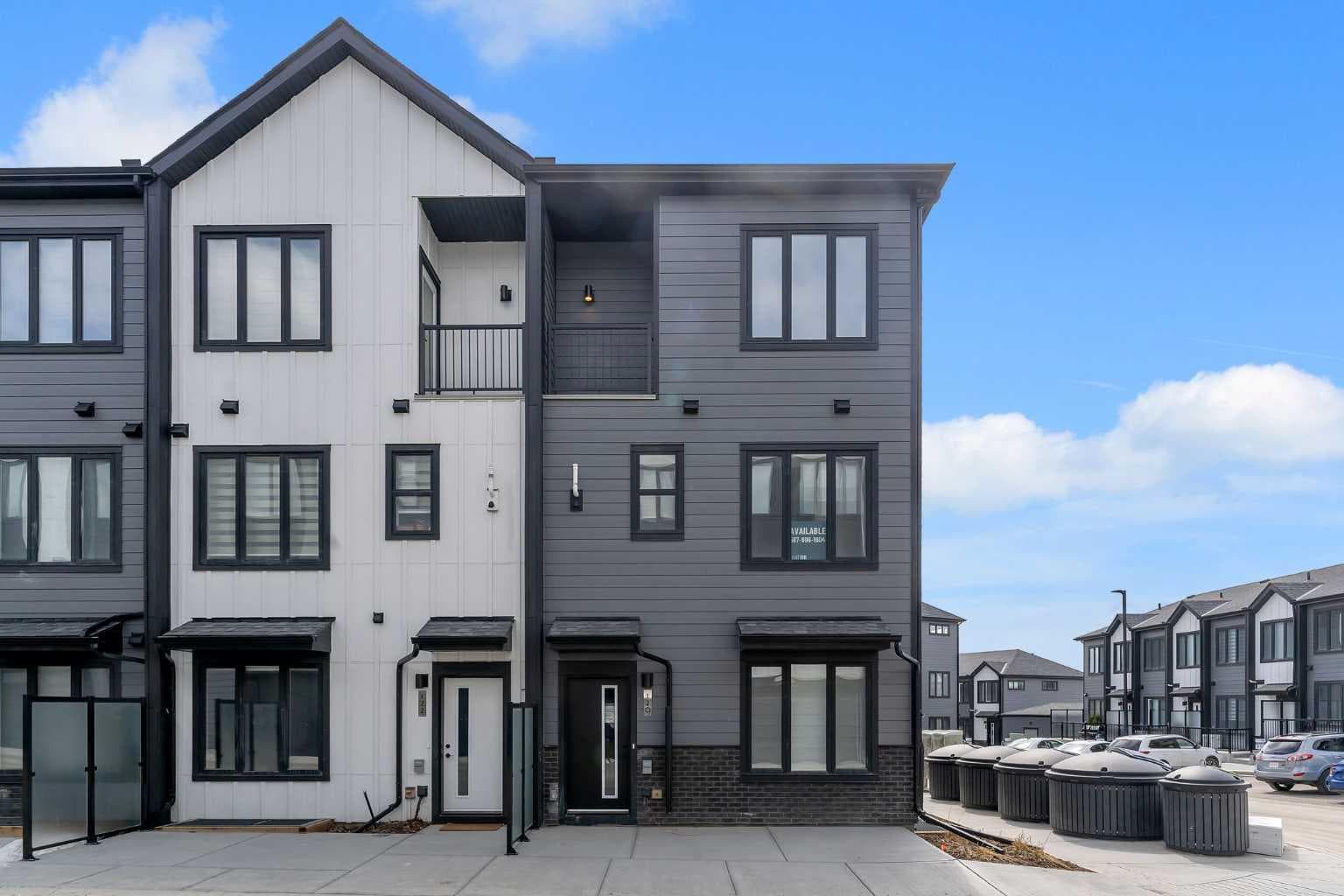 120 Arbour Lake Court NW