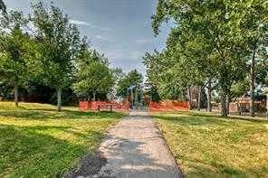 420 Whitehorn Place NE
