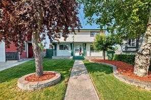 420 Whitehorn Place NE