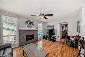 420 Whitehorn Place NE