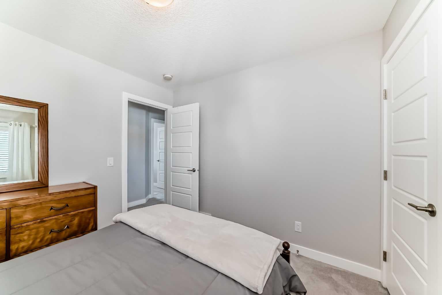 1016 Lanark Boulevard SE