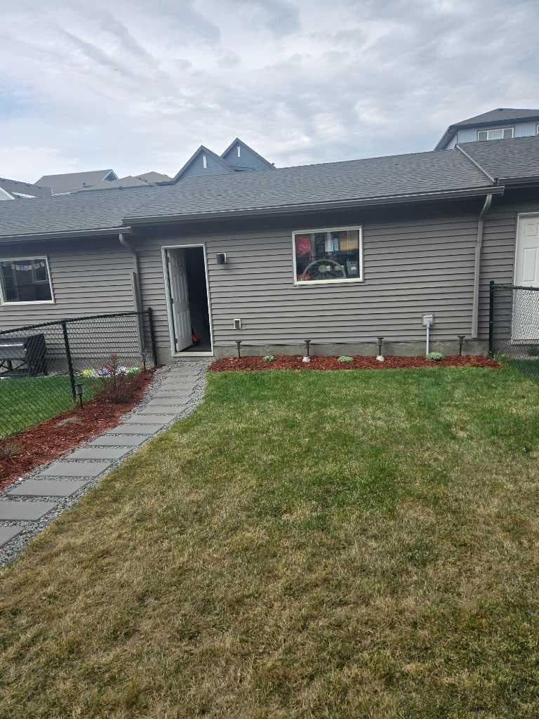 1016 Lanark Boulevard SE