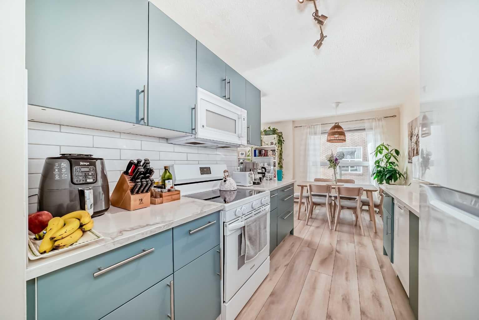 202, 520 Cedar Crescent SW