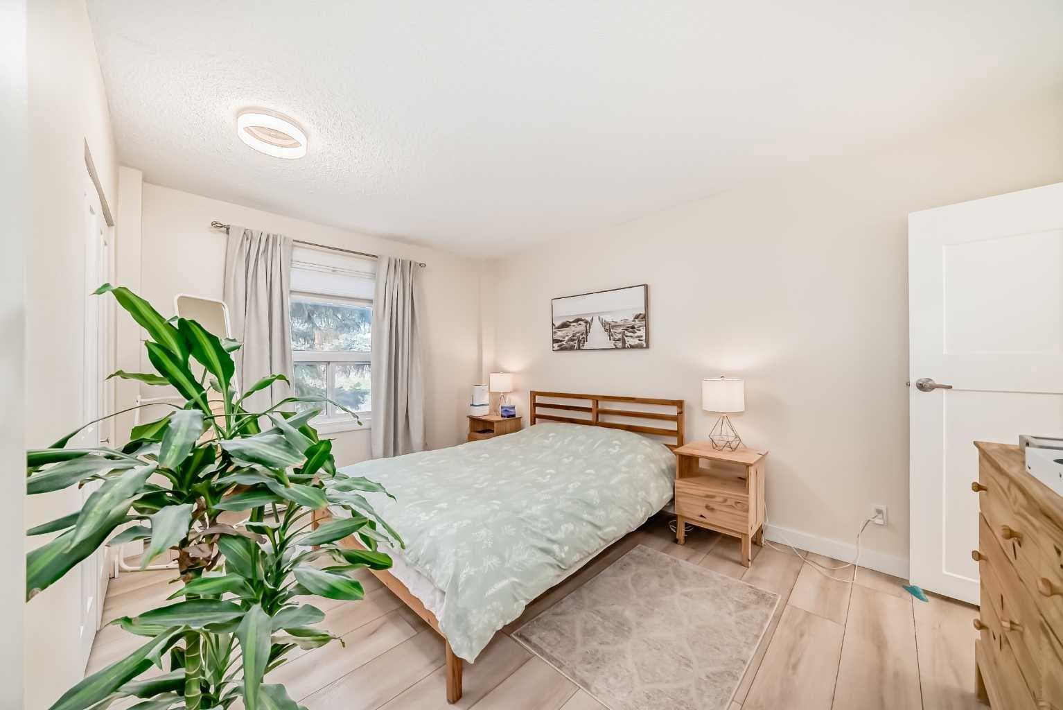 202, 520 Cedar Crescent SW